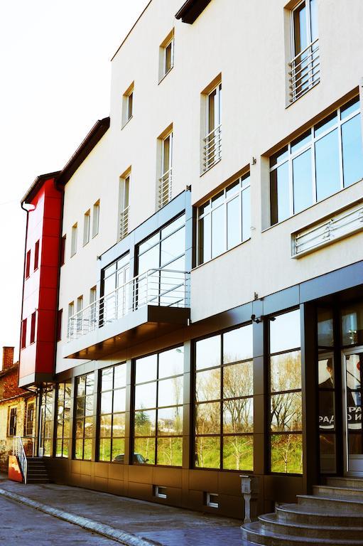 Garni Hotel Crystal Ice Ni エクステリア 写真