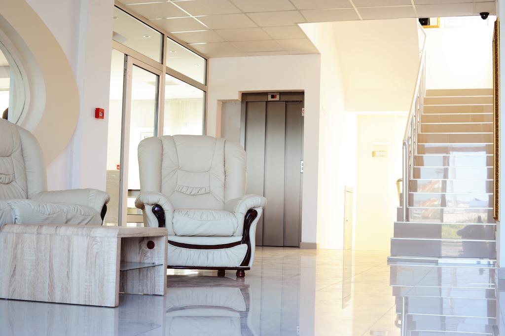 Garni Hotel Crystal Ice Ni エクステリア 写真
