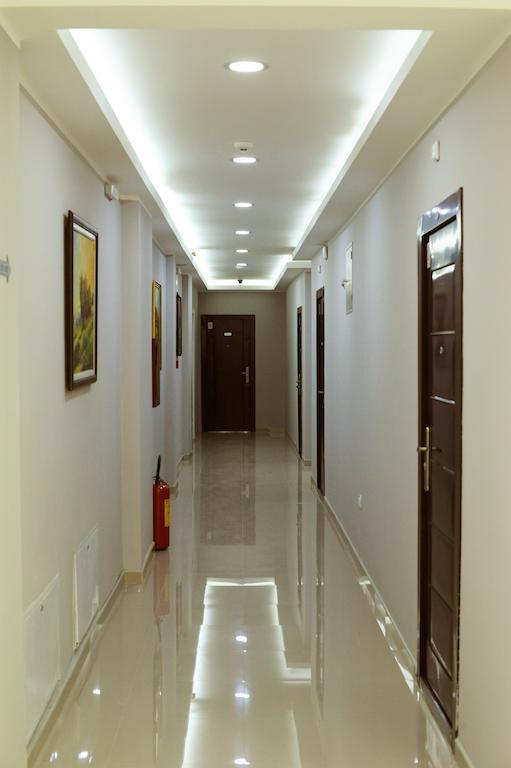 Garni Hotel Crystal Ice Ni エクステリア 写真