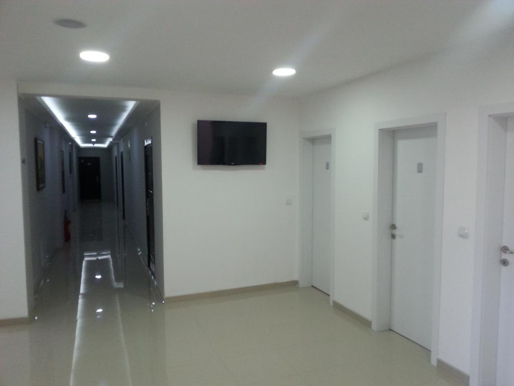 Garni Hotel Crystal Ice Ni エクステリア 写真